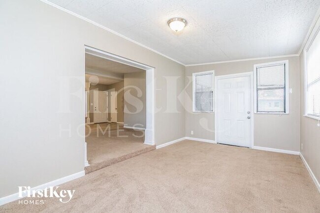 Foto del edificio - 813 W Highland Dr