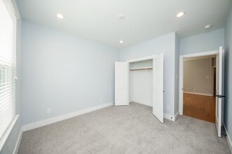 Building Photo - 1860 W Tidwell Rd