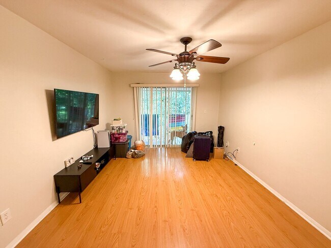 Building Photo - Tumblin Creek D-22
