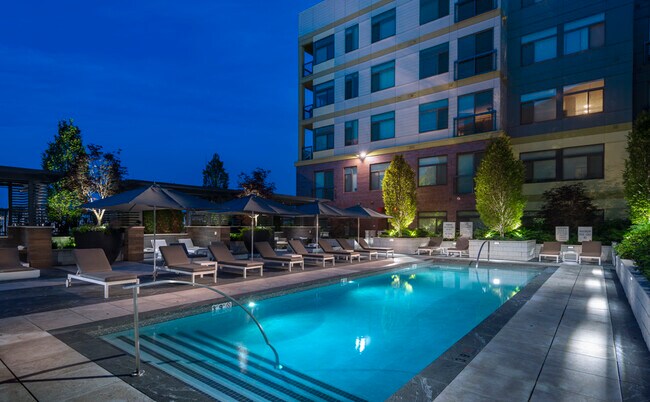 Building Photo - Luxe at Alewife