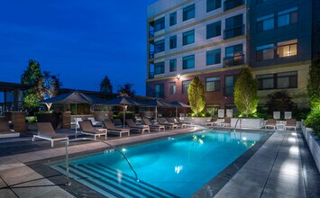 Building Photo - Luxe at Alewife