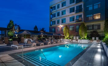 Building Photo - Luxe at Alewife