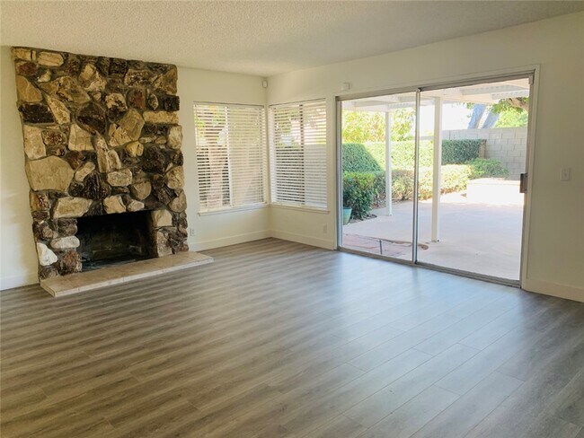 Foto del edificio - 14751 Mulberry Ave