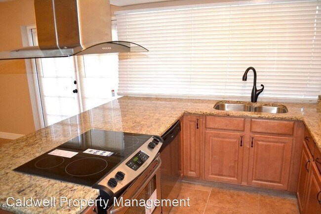 Foto del edificio - 3 br, 2.5 bath House - 4343 N. Miller Rd.