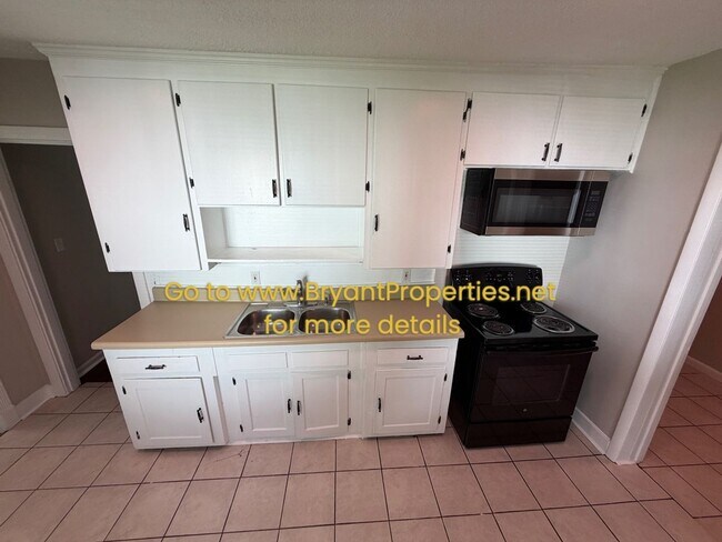 Building Photo - Madison - 3 Bedroom- 1 Bath