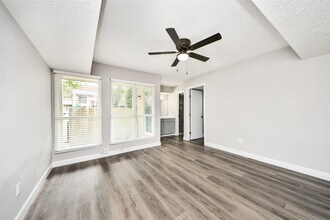Building Photo - 781 Country Pl Dr