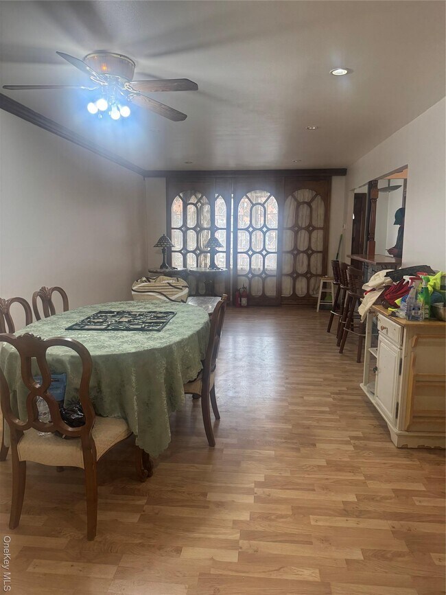 Foto del edificio - 2148 E 69th St