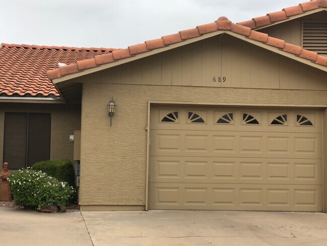 Building Photo - ASK ABOUT OUR REDUCED SUMMER RATES!!! Comf...