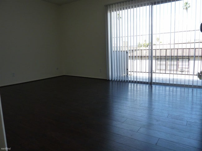 Building Photo - 2055 Rodney Dr