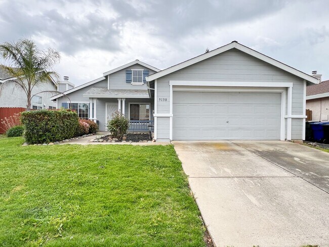 Building Photo - Cute, Clean Home Ready for Move In