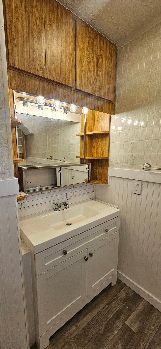 Foto del edificio - 4315 Commercial St