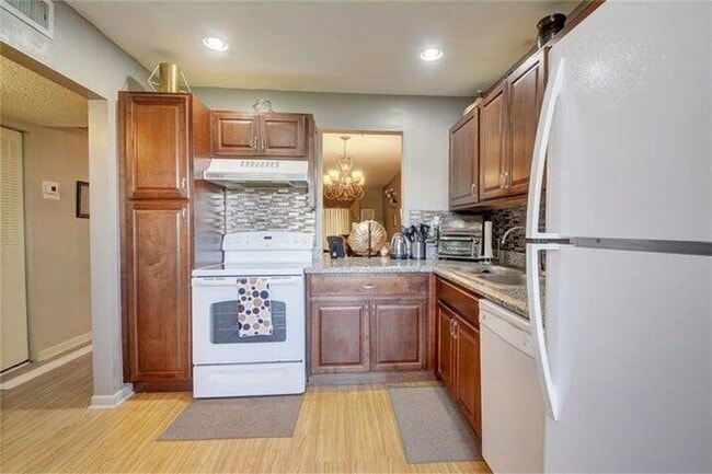 Building Photo - 8101 SW 24th Ct