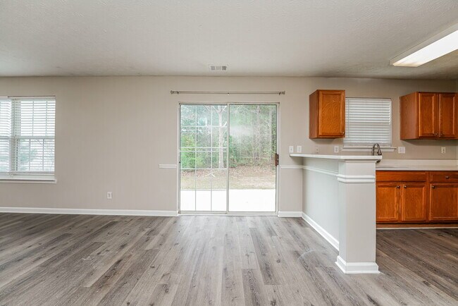 Building Photo - 577 Arbor Ridge Dr