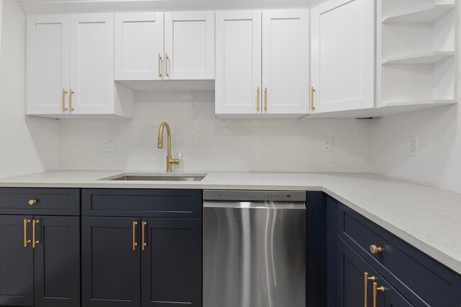 Building Photo - 6602 S Mascotte St