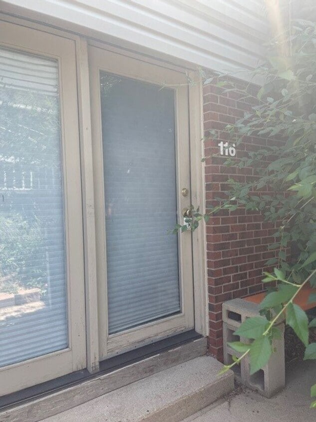 CLose to Pearl St- Downtown- 1111 - CLose to Pearl St- Downtown- 1111