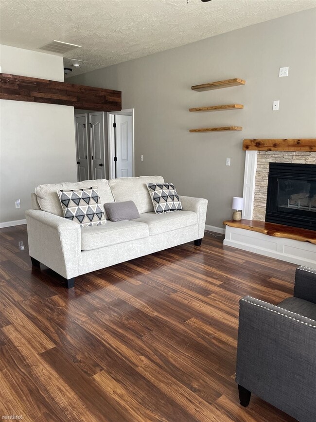 Building Photo - 3 br, 2 bath House - 2298 North Amethyst A...