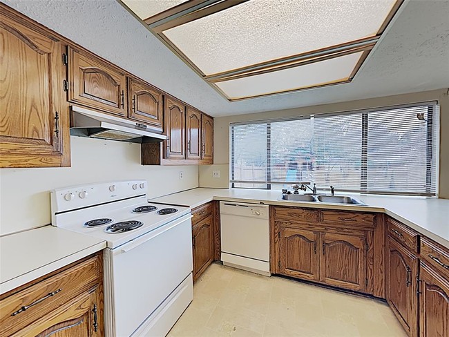 Building Photo - 1820 Castille Dr