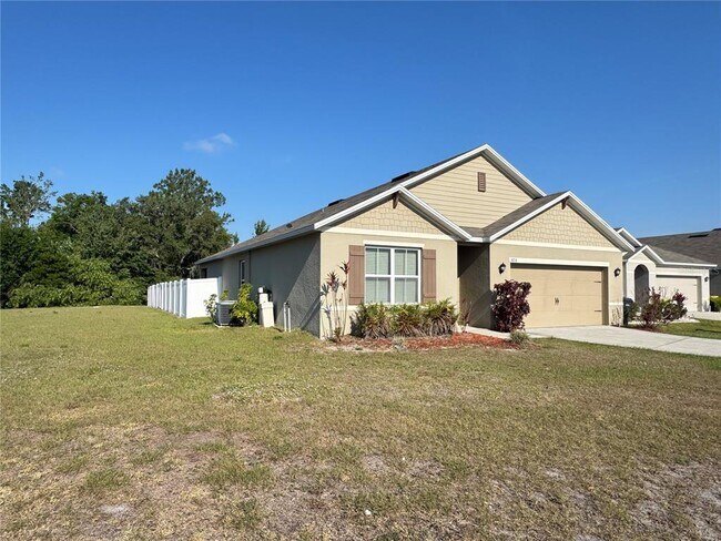Building Photo - 404 Tanglewood Dr
