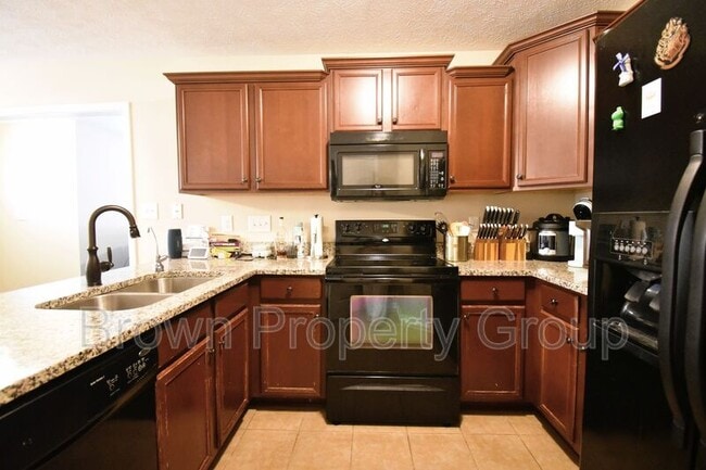 Building Photo - 214 Cross Creek Dr