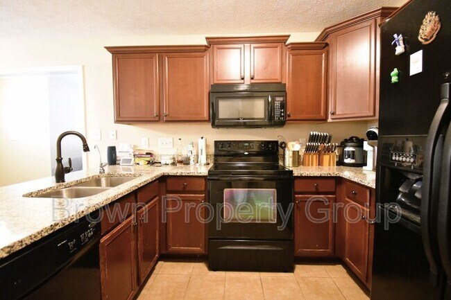 Foto del edificio - 214 Cross Creek Dr