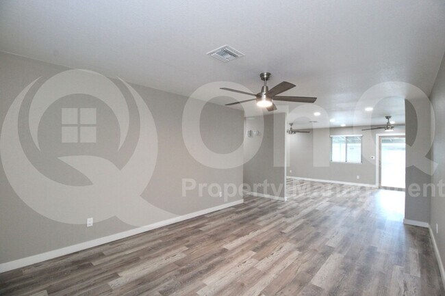 Building Photo - 8503 W Golden Ln