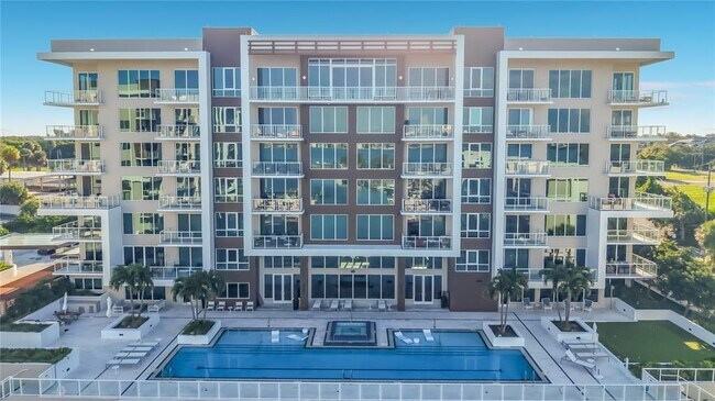 Foto del edificio - 900 N Osceola Ave