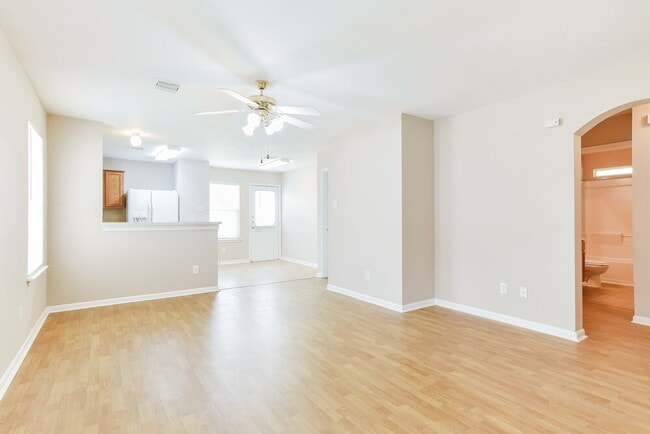 Building Photo - 18918 Brownstone Mills Dr