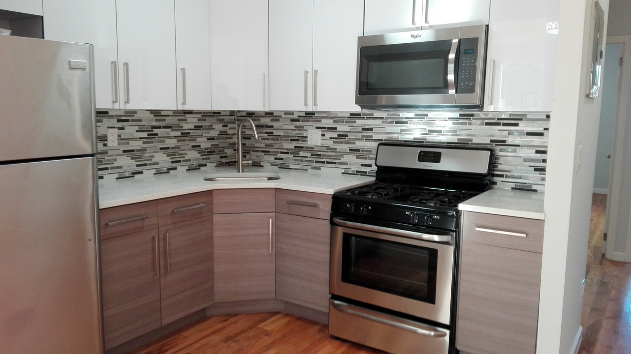 Primary Photo - 65 Kingston Ave