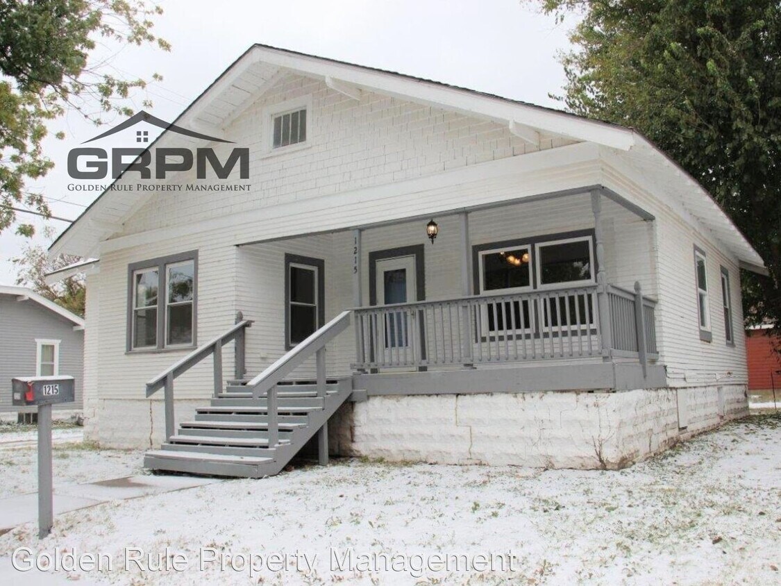 Primary Photo - 2 br, 1 bath House - 1215 N Maple St.