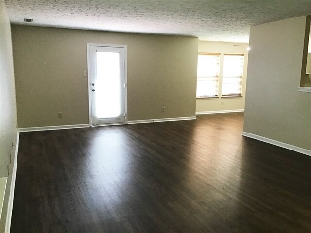 Foto del edificio - 2092 Meadowlark Ln