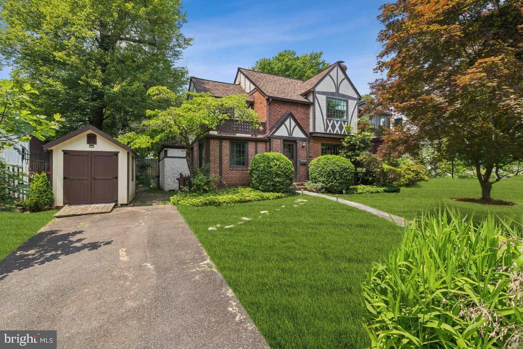 Foto principal - 1610 N Greenbrier St