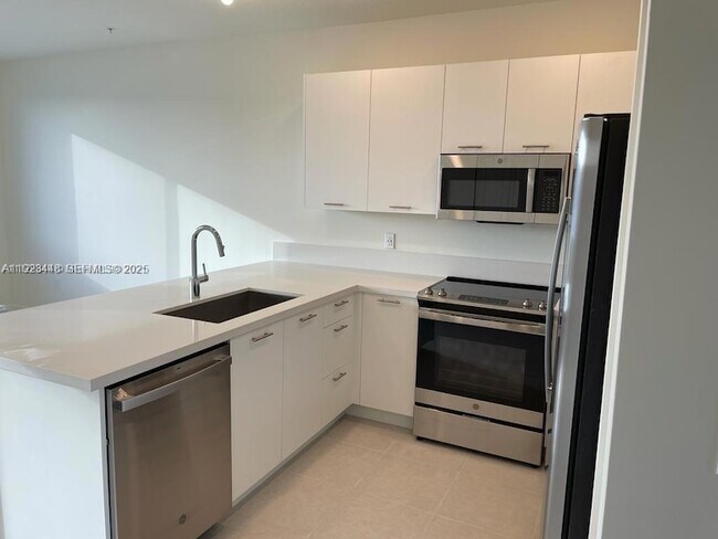 Foto del edificio - 6453 NW 102nd Path