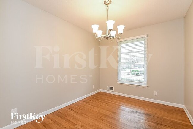 Building Photo - 1715 Garden Cir