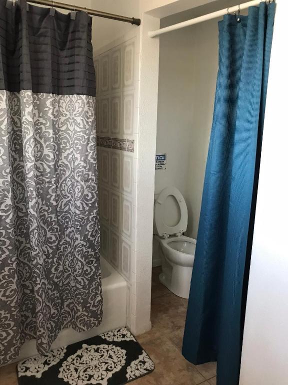 Foto del edificio - 6413 Center St