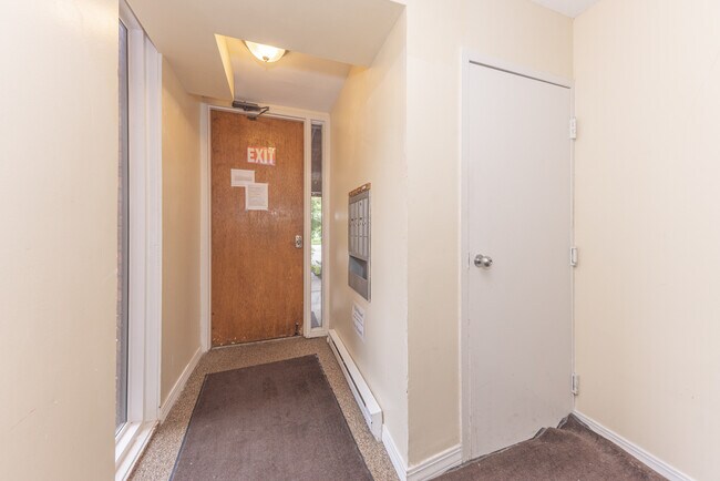 Foto del edificio - 2407 Packard St