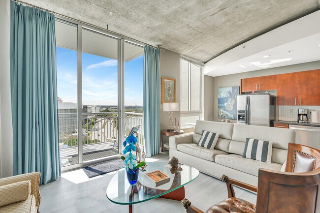 Foto del edificio - 300 S Australian Ave