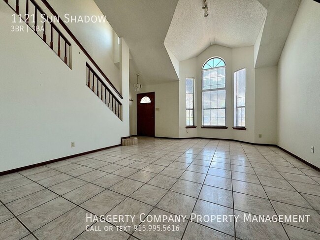 Foto del edificio - West El Paso 3 bed refrig A/C Home plus Loft!