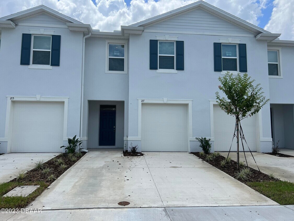 217 Reena Dr, Daytona Beach, FL 32117 Townhome Rentals in Daytona