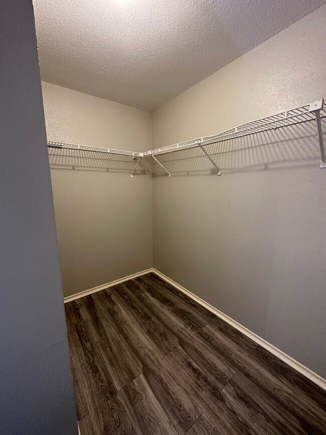 Foto del edificio - 14550 Fonmeadow Dr