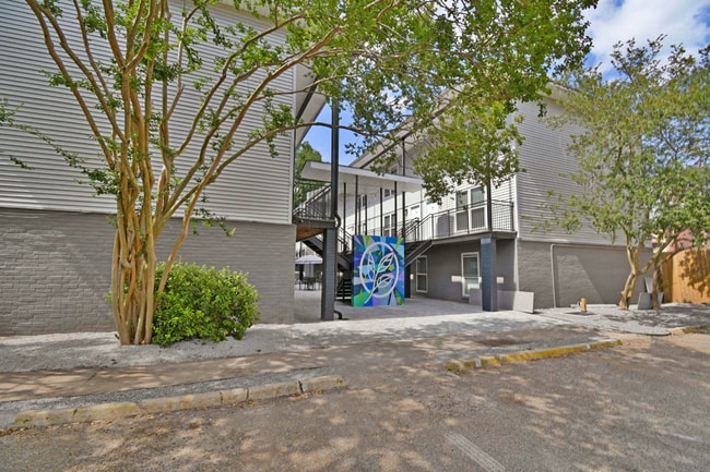 Building Photo - Ingleside Gardens