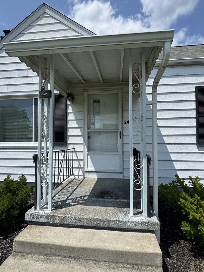 Building Photo - 241 Helena Dr