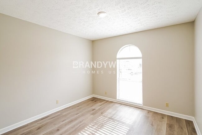 Building Photo - 924 Ilawood Dr