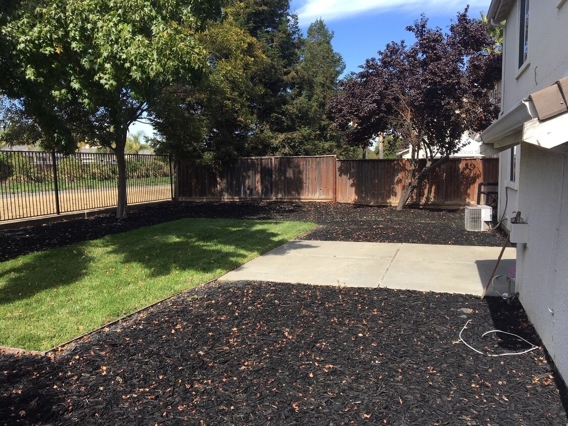 Foto del edificio - WONDERFUL 4 BEDROOM HOME IN GREAT BRENTWOOD NEIGHBORHOOD!