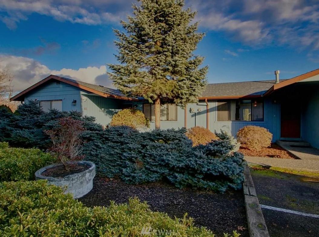 Primary Photo - 1806 N 40th Pl