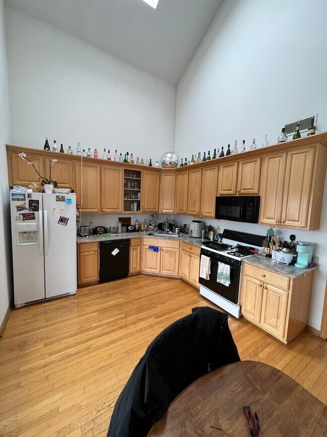 Foto del edificio - 4101 N Kenmore Ave