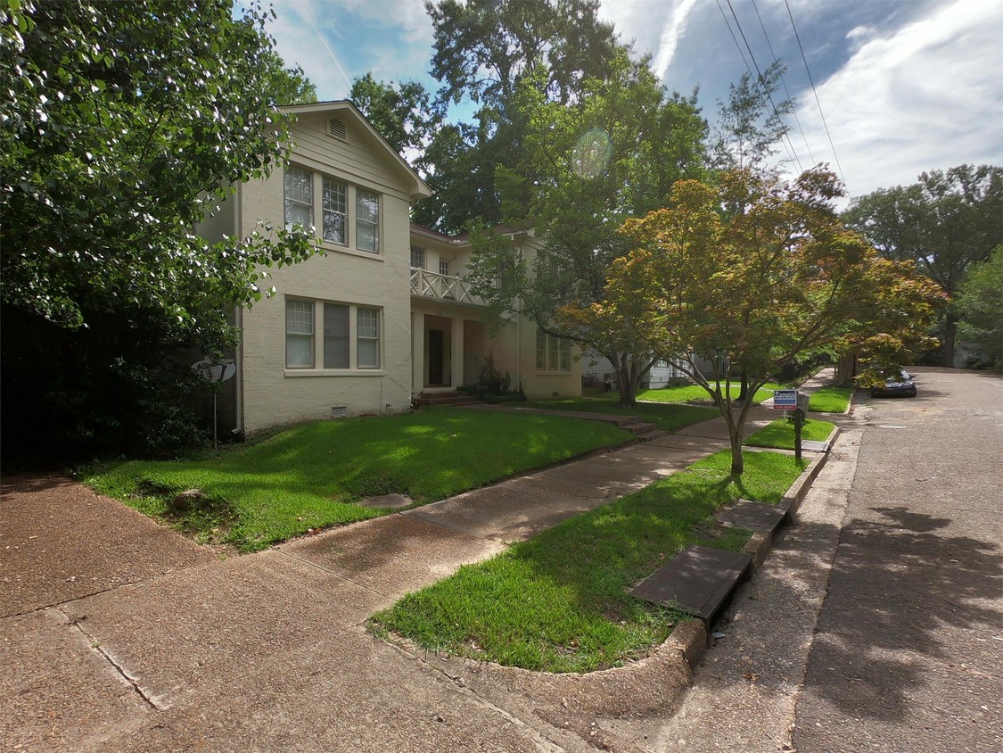 Photo - 824 Oakwood St (Jackson, MS)