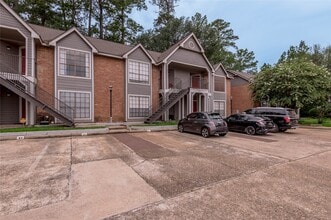Building Photo - 2402 Sycamore Ave