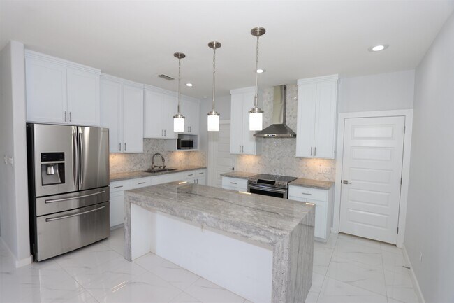 Foto del edificio - 7311 Thomas Harris Dr