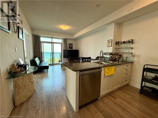 Building Photo - 101 Shoreview Pl