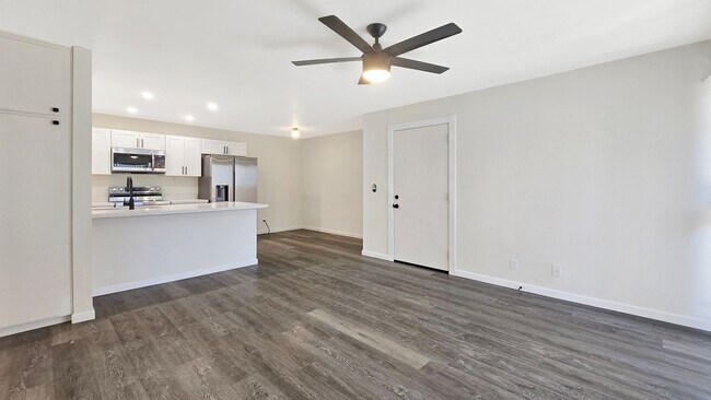 Foto del edificio - Pleasant 2b/2ba Condo in Wonderful South S...